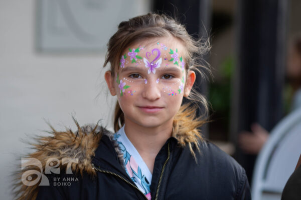 butterfly and flowers face painting by Anna Boiko
